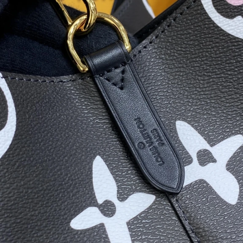 Mythick ru Drawstrin Louis Vuitton Monogram Pattern Néonoé MM Black
