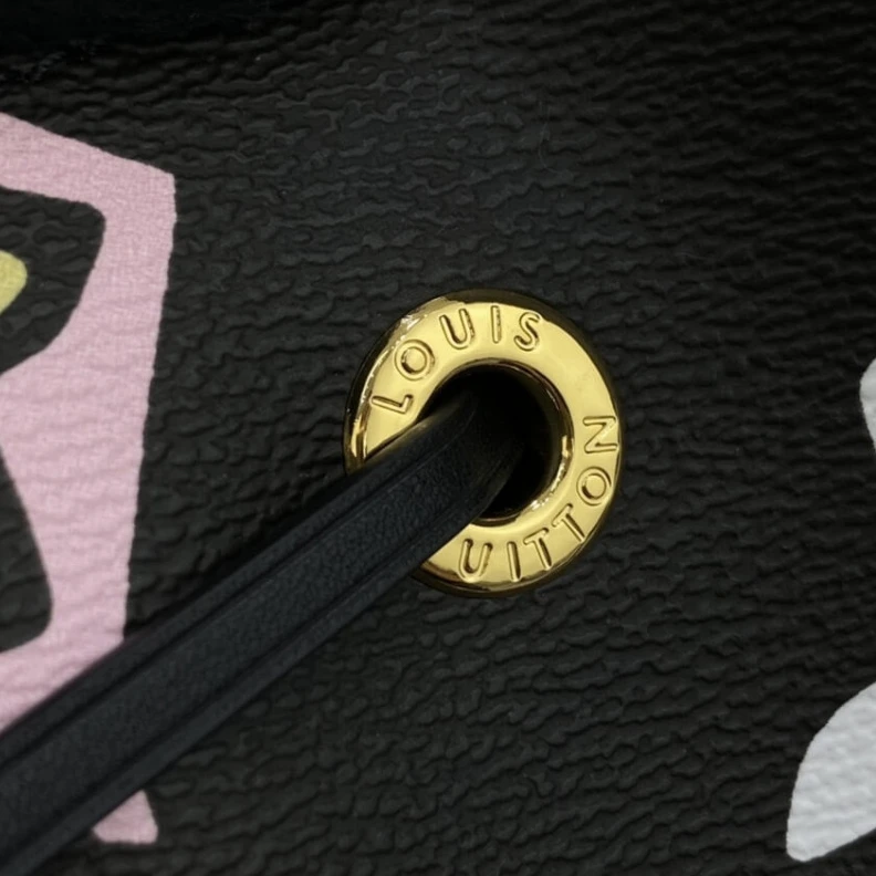 Mythick ru Drawstrin Louis Vuitton Monogram Pattern Néonoé MM Black