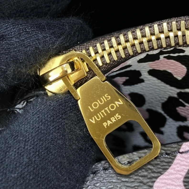 Mythick ru Drawstrin Louis Vuitton Monogram Pattern Néonoé MM Black
