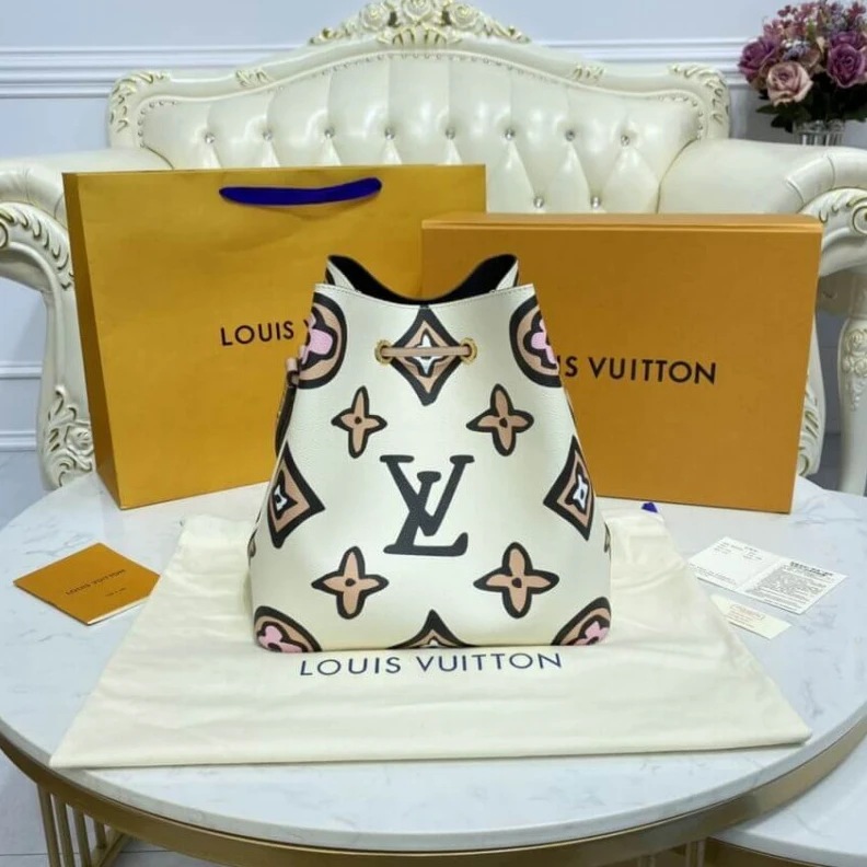 Mythick ru Zipped ce Louis Vuitton Monogram Pattern Néonoé MM Cream
