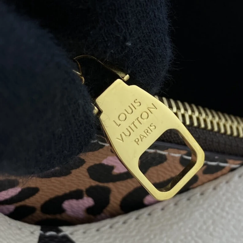 Mythick ru Zipped ce Louis Vuitton Monogram Pattern Néonoé MM Cream