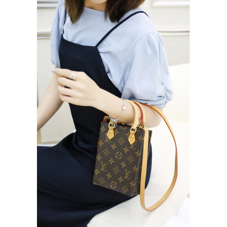 Louis vuitton locations Handle:Do Louis Vuitton Monogram Petit Sac Plat