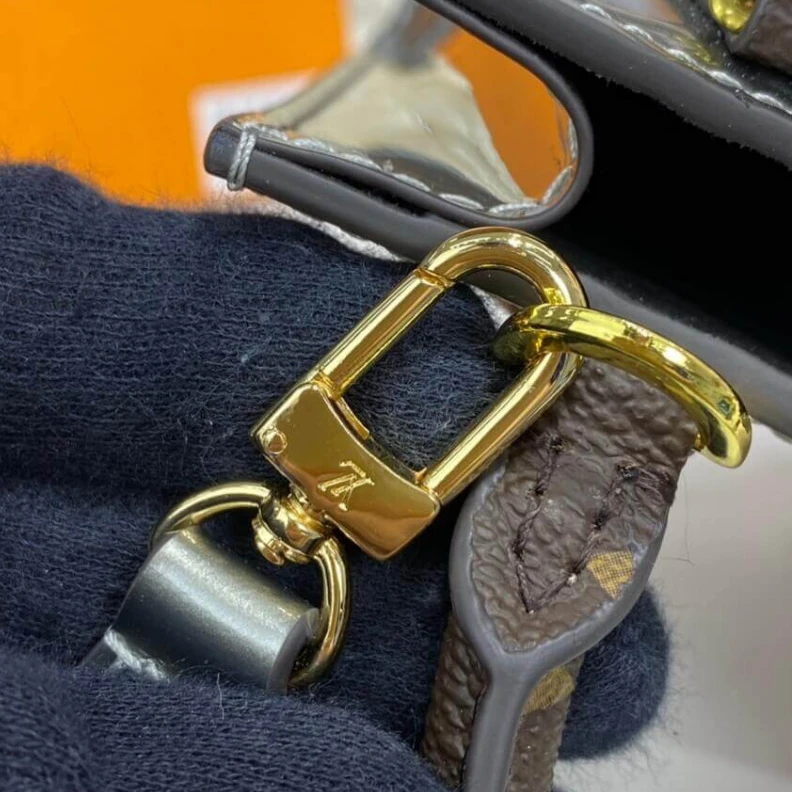 Louis vuitton locations Handle:Do Louis Vuitton Monogram Petit Sac Plat