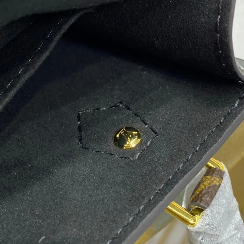 Louis vuitton locations Handle:Do Louis Vuitton Monogram Petit Sac Plat
