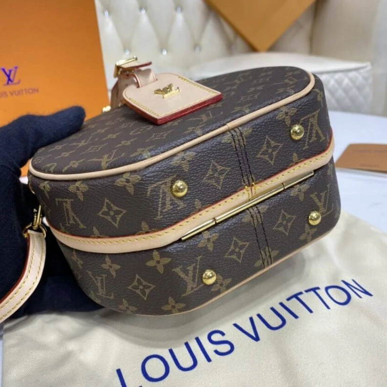 Mythick ru Goldcolor Louis Vuitton Monogram Petite Boite Chapeau