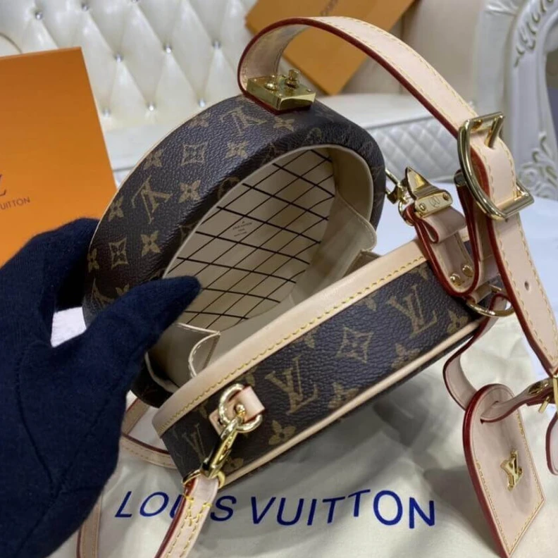 Mythick ru Goldcolor Louis Vuitton Monogram Petite Boite Chapeau