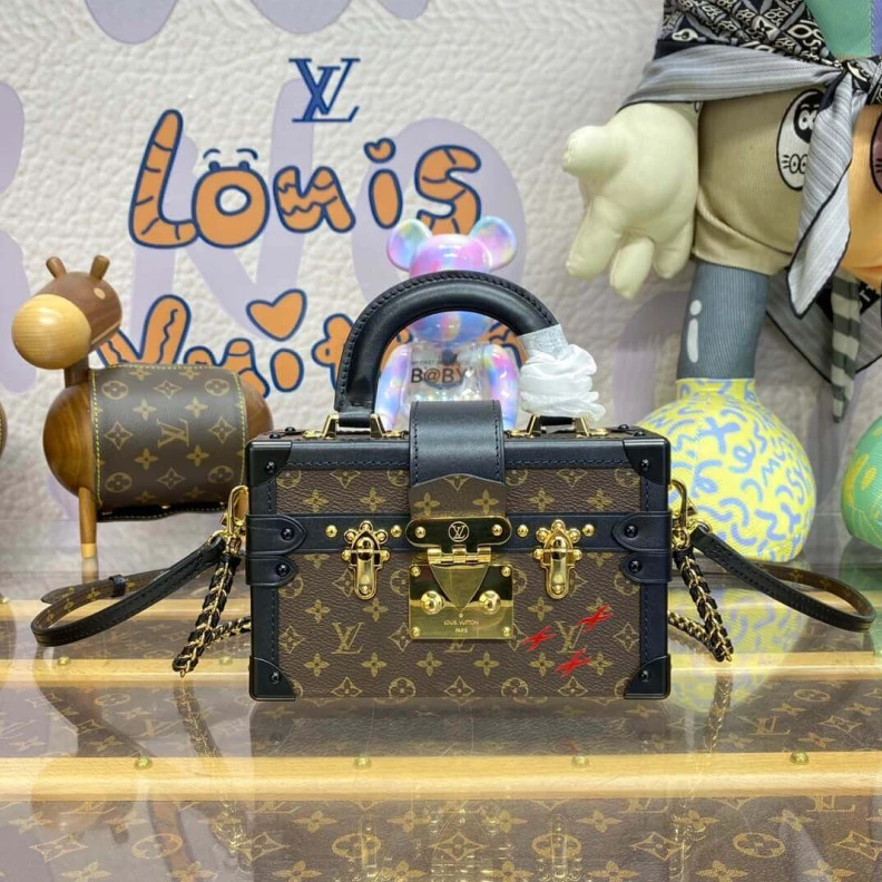 Top lv Magnetic Louis Vuitton Monogram Petite Malle Capitale