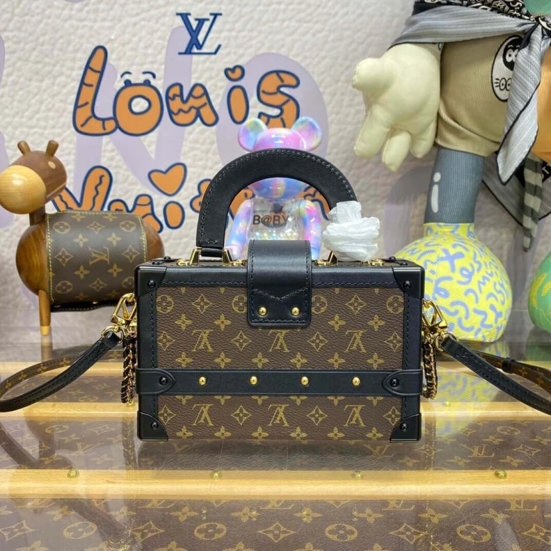 Top lv Magnetic Louis Vuitton Monogram Petite Malle Capitale