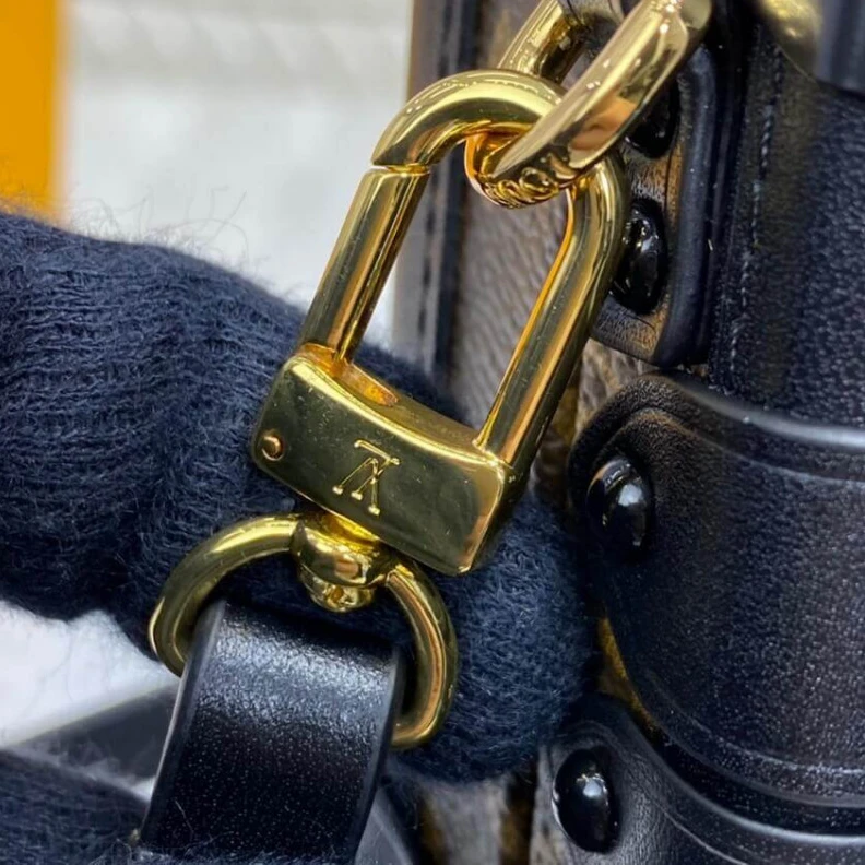 Replica bags lv Strap dro Louis Vuitton Monogram Petite Malle Gold Hardware