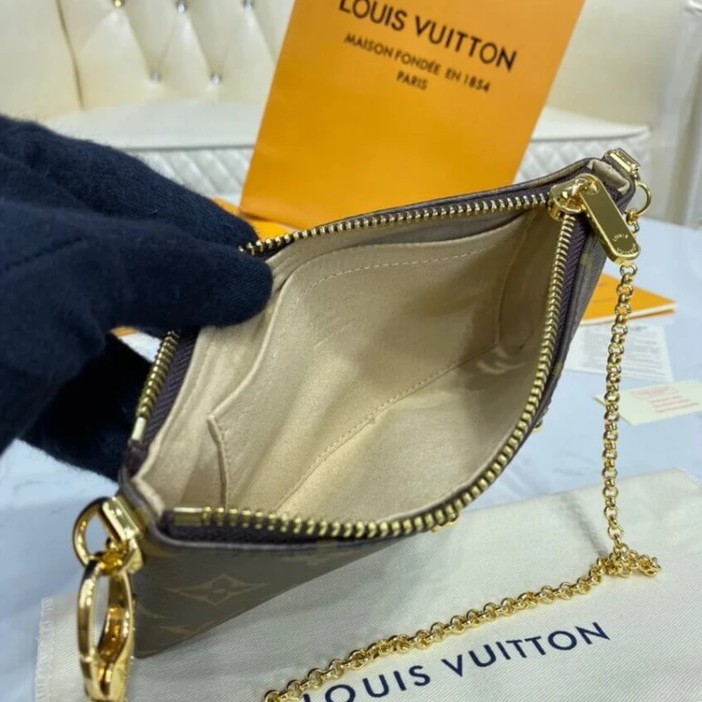 Mythick.ru Metalic M LV Monogram Pochette Milla MM
