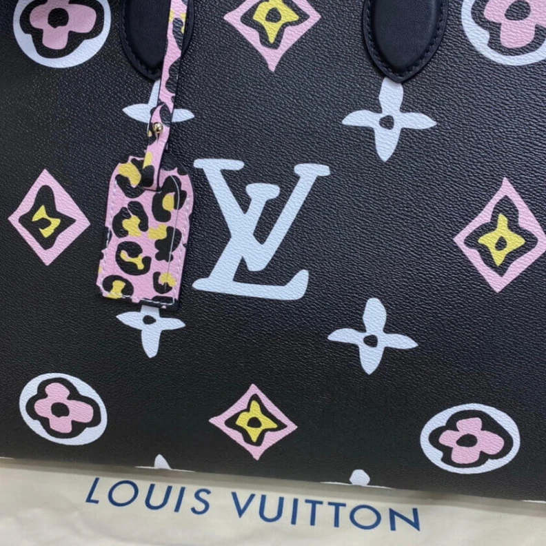 Mythick ru 2 inside Louis Vuitton Monogram Print Onthego GM Black