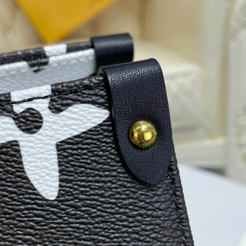 Mythick ru 2 inside Louis Vuitton Monogram Print Onthego GM Black
