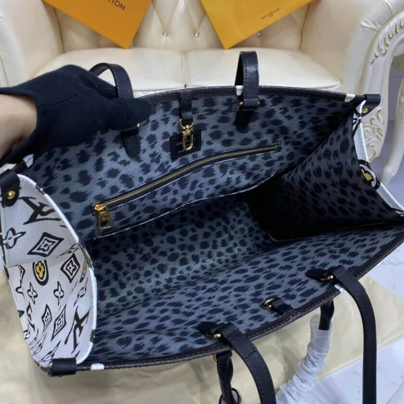 Mythick ru 2 inside Louis Vuitton Monogram Print Onthego GM Black