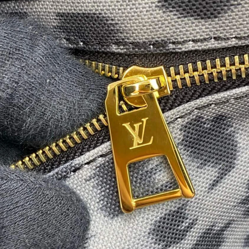 Mythick ru 2 inside Louis Vuitton Monogram Print Onthego GM Black