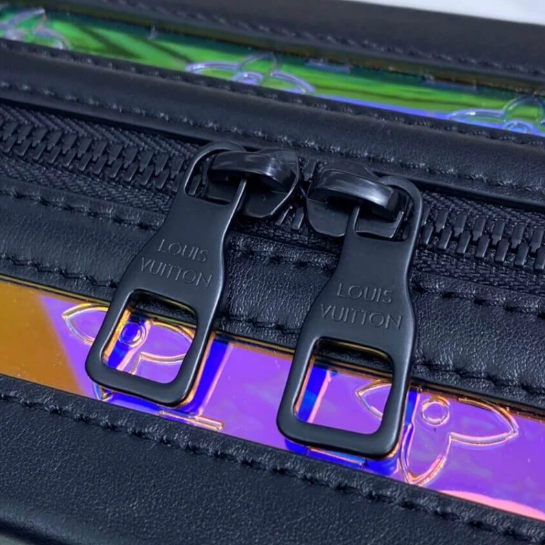 Mythick Zip closu Louis Vuitton Monogram Prism Plastic Soft Trunk