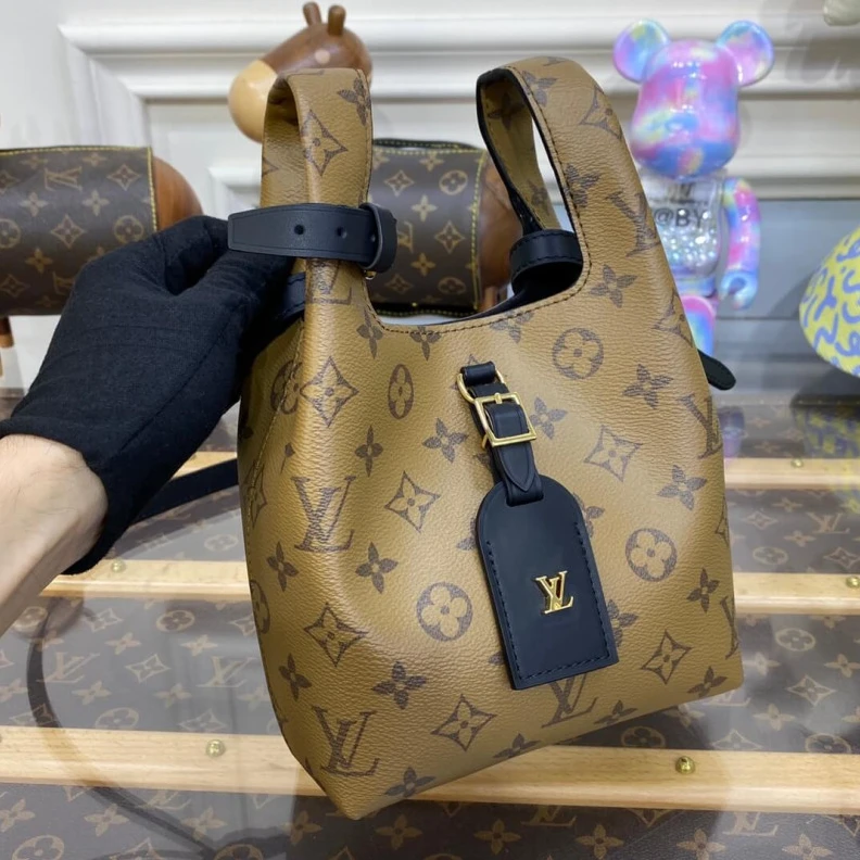 Top lv Atlantis B Louis Vuitton Monogram Reverse Canvas Atlantis BB Bag