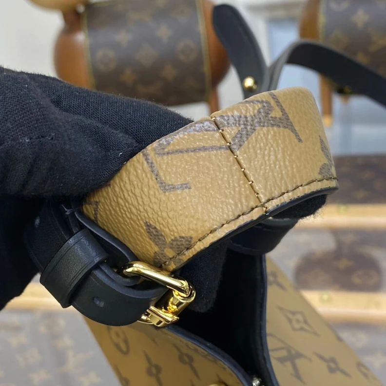 Top lv Atlantis B Louis Vuitton Monogram Reverse Canvas Atlantis BB Bag