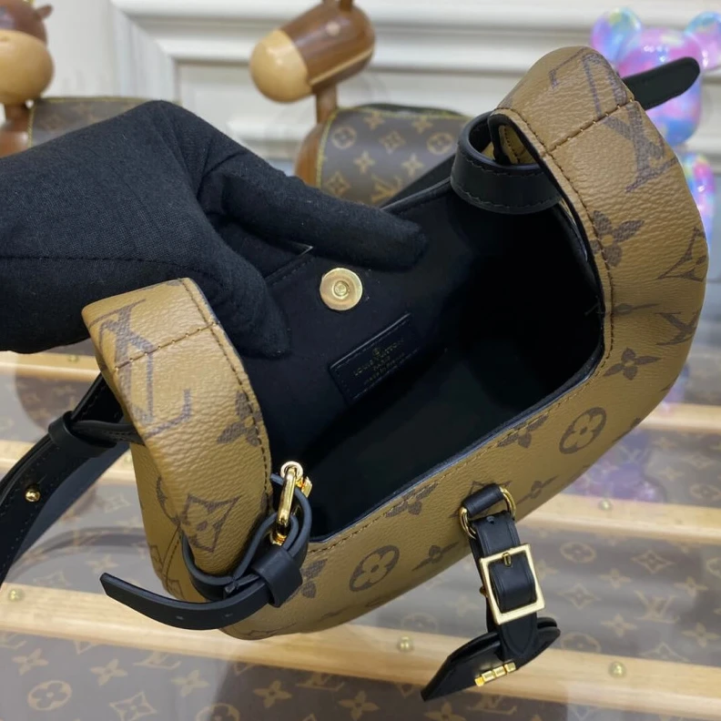 Top lv Atlantis B Louis Vuitton Monogram Reverse Canvas Atlantis BB Bag