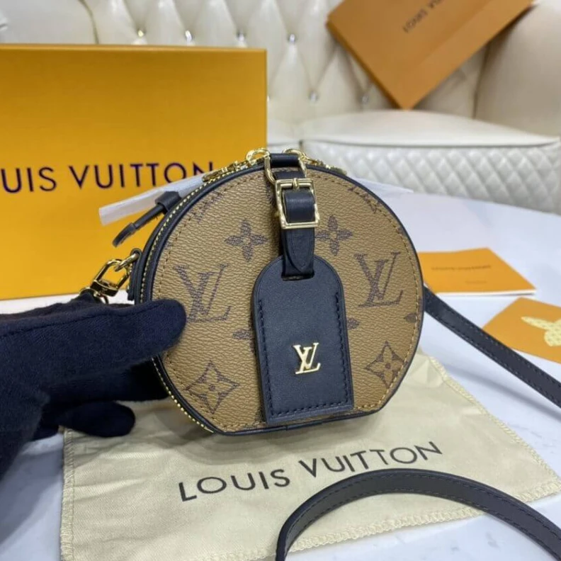 Mythick Name tag LV Monogram Reverse Canvas Mini Boite Chapeau