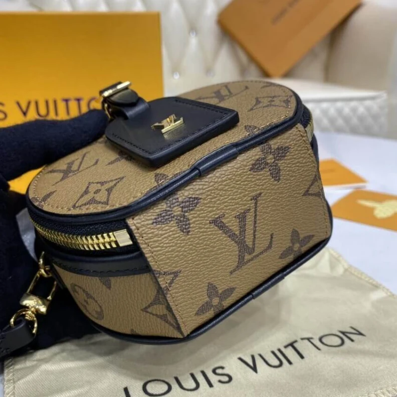 Mythick Name tag LV Monogram Reverse Canvas Mini Boite Chapeau