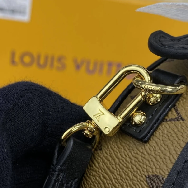 Mythick Name tag LV Monogram Reverse Canvas Mini Boite Chapeau