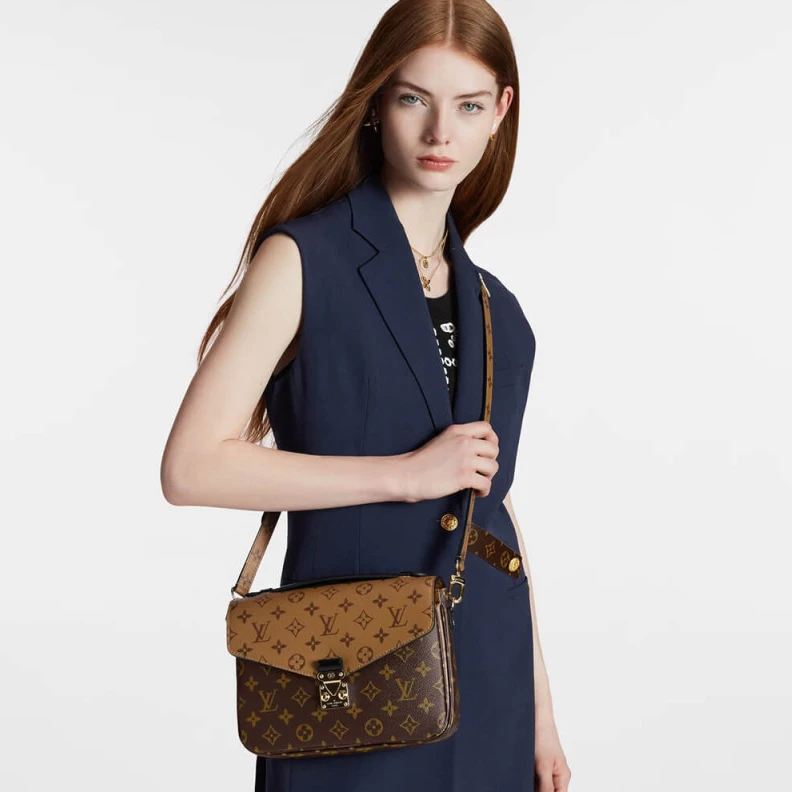 Mythick ru Slock clo Louis Vuitton Monogram Reverse Canvas Pochette Metis