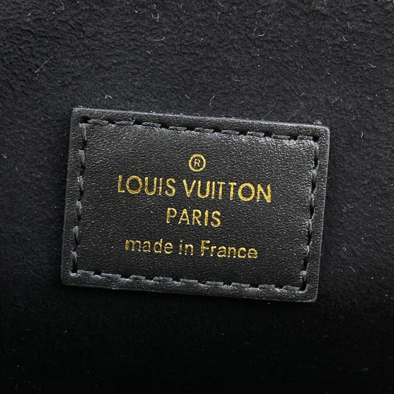 Mythick ru Slock clo Louis Vuitton Monogram Reverse Canvas Pochette Metis