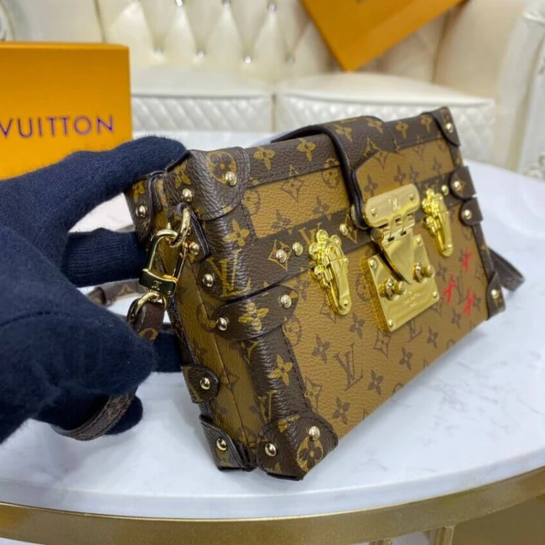 Replica bag Monogram Louis Vuitton Monogram Reverse Petite Malle