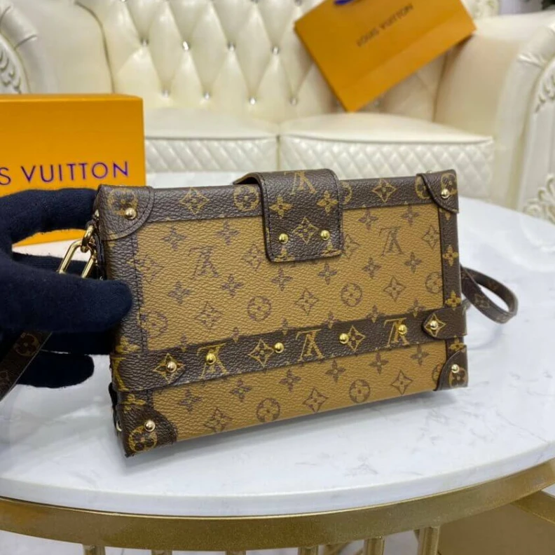 Replica bag Monogram Louis Vuitton Monogram Reverse Petite Malle