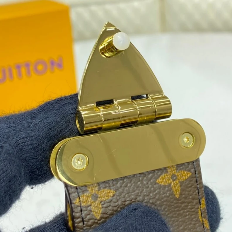 Replica bag Monogram Louis Vuitton Monogram Reverse Petite Malle