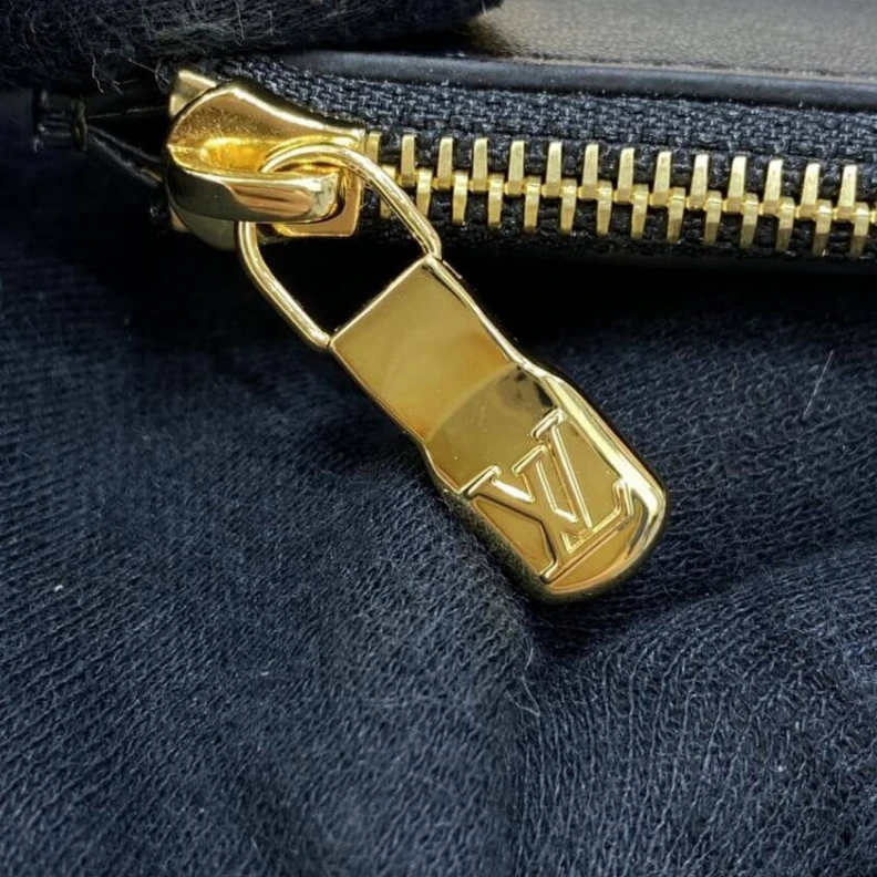 Top lv Inside co Louis Vuitton Monogram Reverse Slim Purse