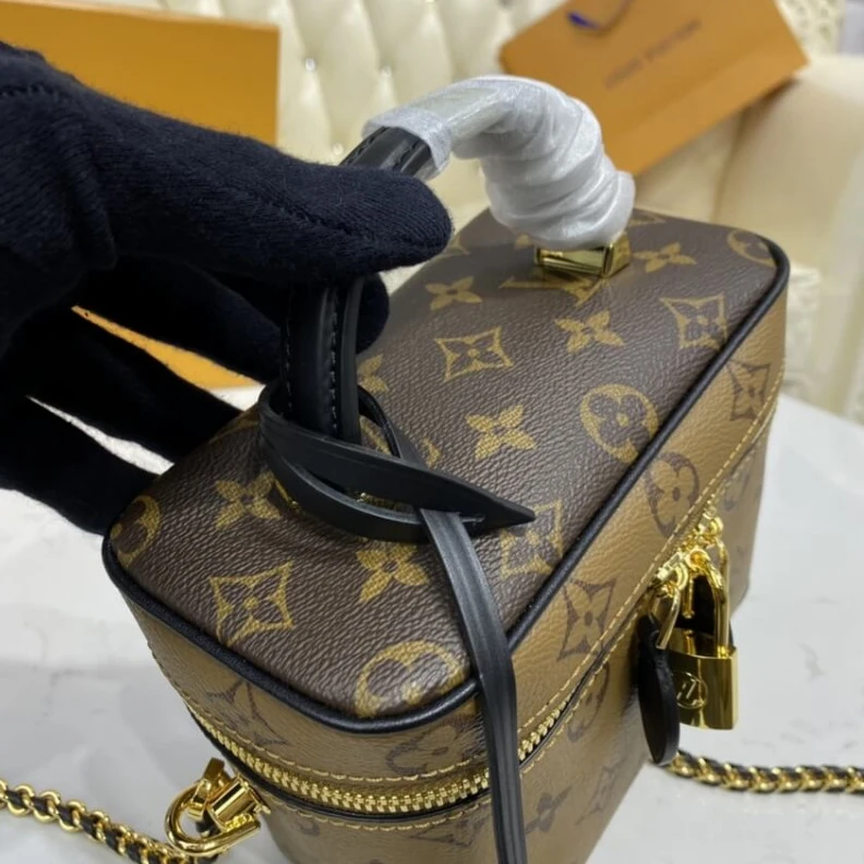 Lv belts replica For Spring LV Monogram Reverse Vanity PM