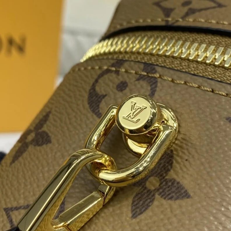 Lv belts replica For Spring LV Monogram Reverse Vanity PM