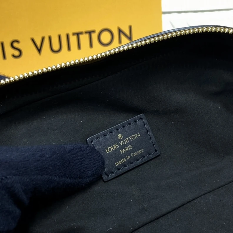 Lv belts replica For Spring LV Monogram Reverse Vanity PM