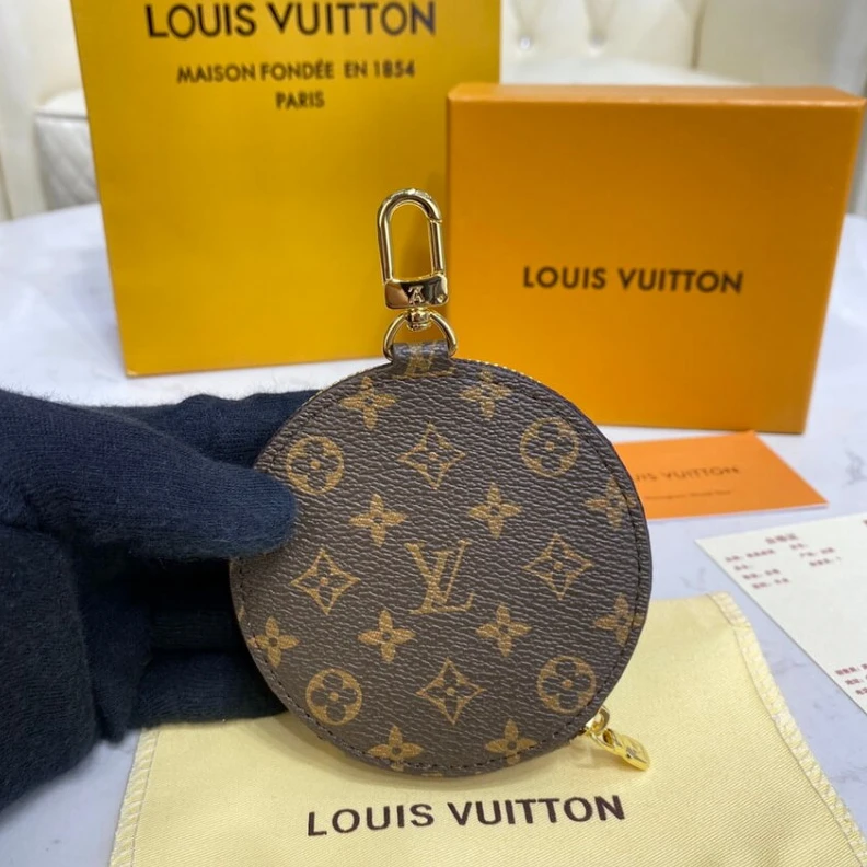Mythick.ru Goldcolor Louis Vuitton Monogram Round Coin Purse