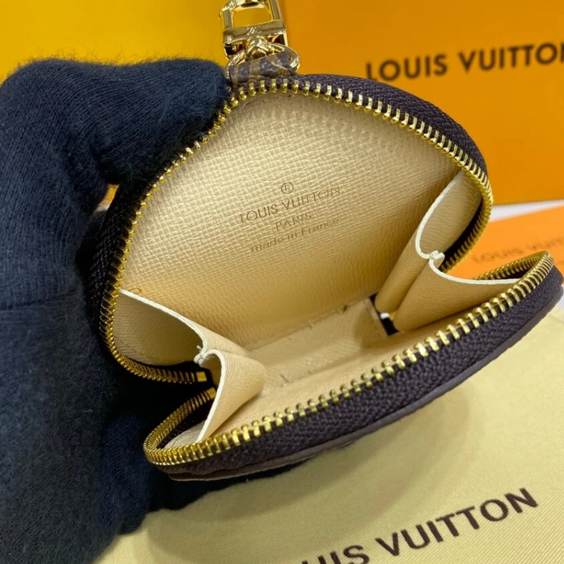Mythick.ru Goldcolor Louis Vuitton Monogram Round Coin Purse