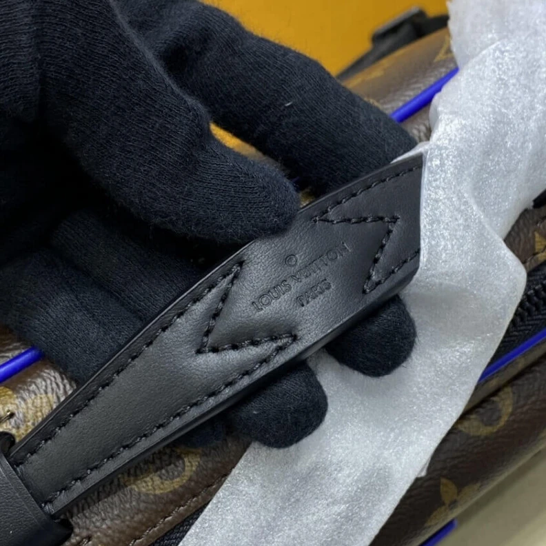 Mythick.ru Handle: S Louis Vuitton Monogram S Lock Messenger Bag Blue