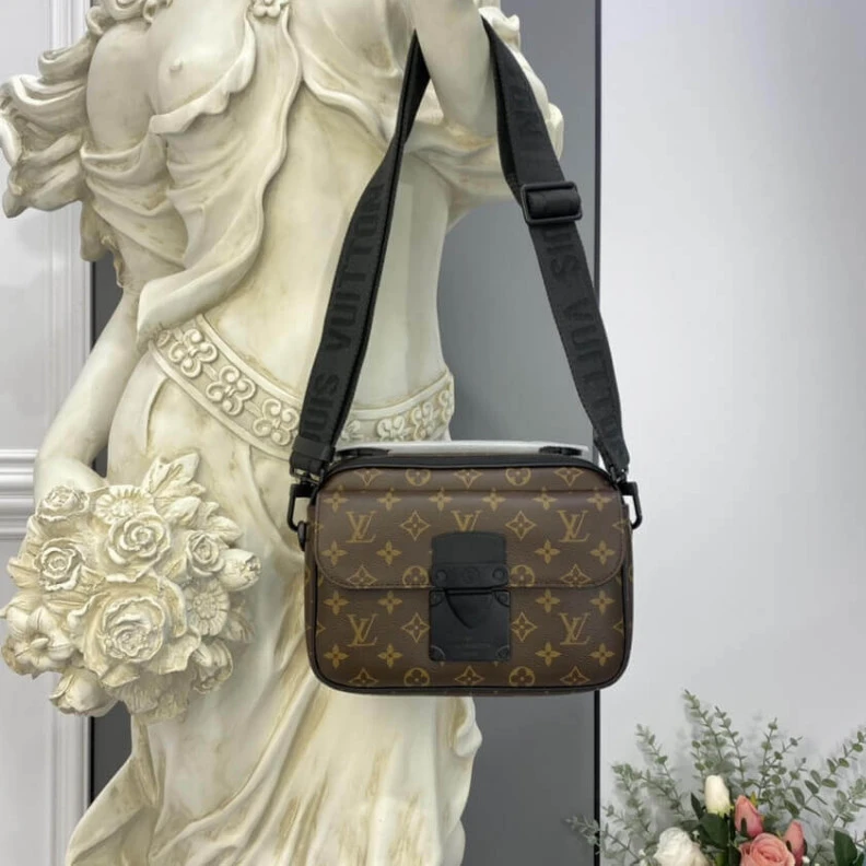 Top lv Inside fl Louis Vuitton Monogram S Lock Messenger Bag