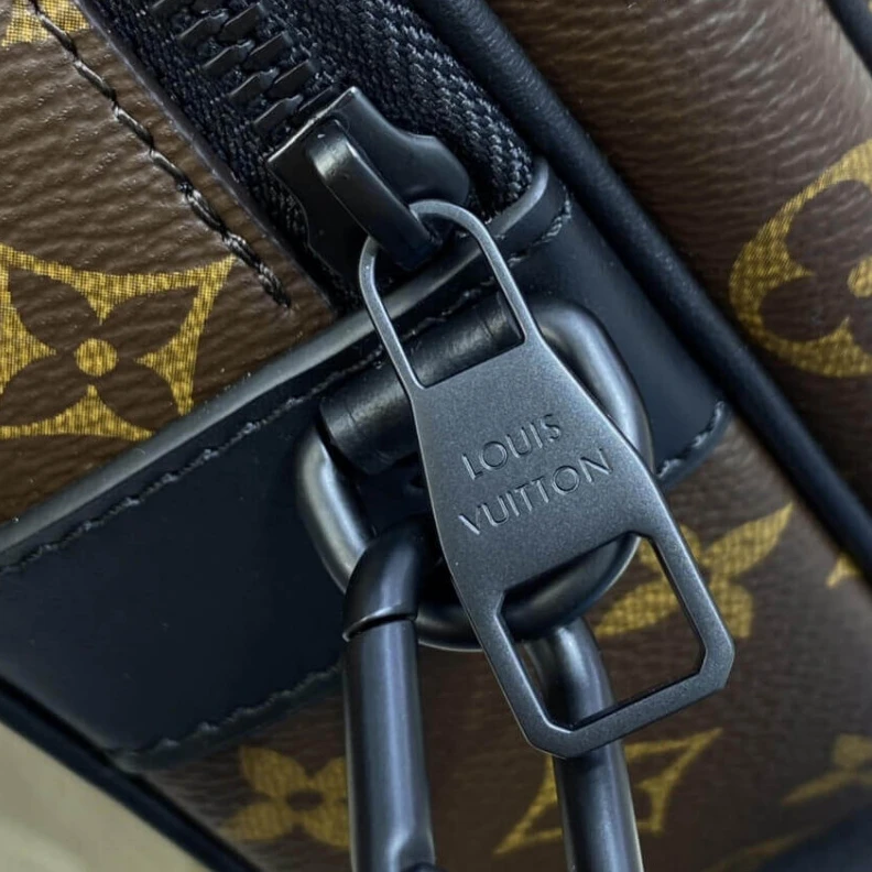 Top lv Inside fl Louis Vuitton Monogram S Lock Messenger Bag