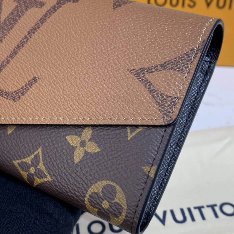 Replica bag Outside f Louis Vuitton Monogram Sarah Wallet
