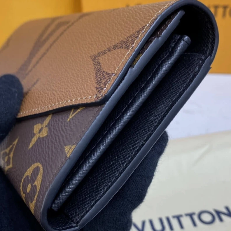 Replica bag Outside f Louis Vuitton Monogram Sarah Wallet