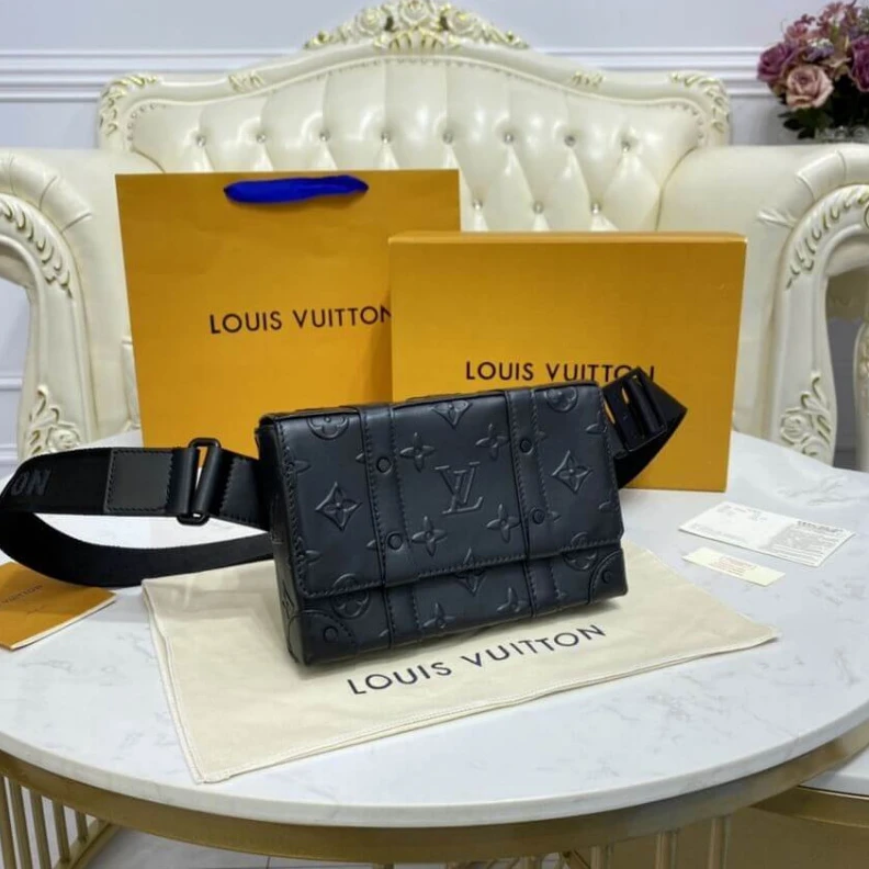 Mythick ru Inside fl Louis Vuitton Monogram Seal Trunk Slingbag Black