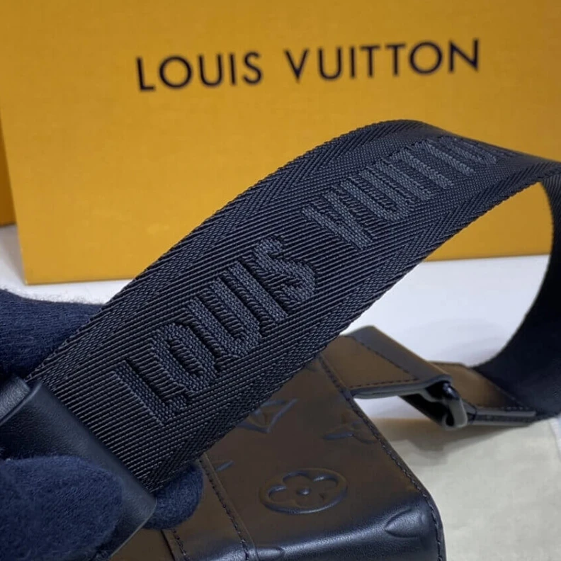 Mythick ru Inside fl Louis Vuitton Monogram Seal Trunk Slingbag Black