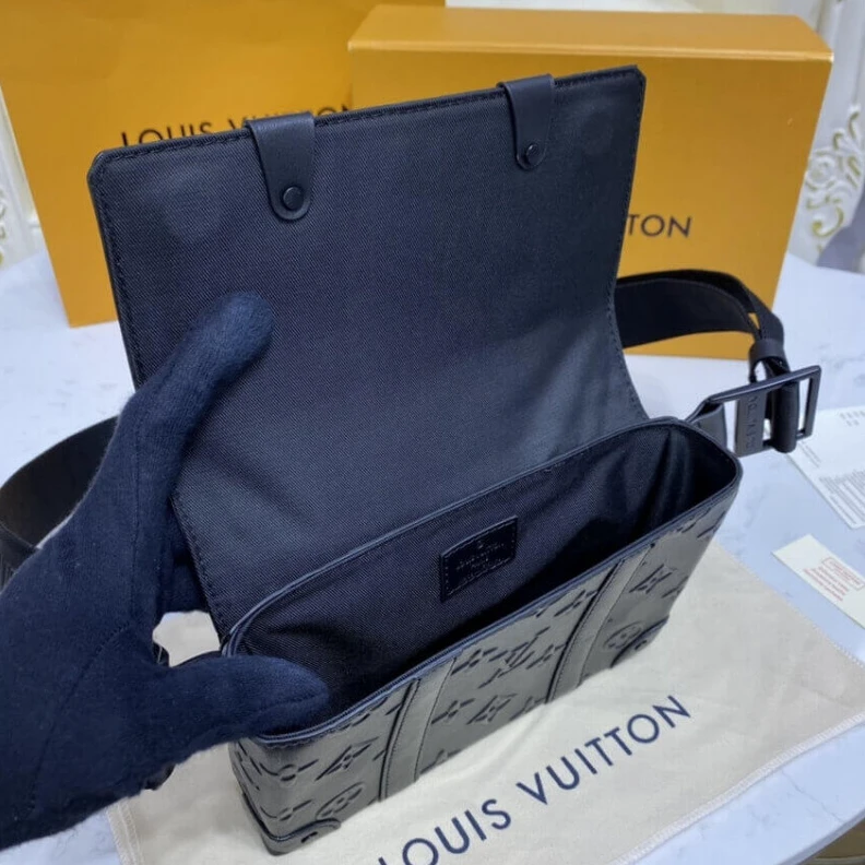 Mythick ru Inside fl Louis Vuitton Monogram Seal Trunk Slingbag Black