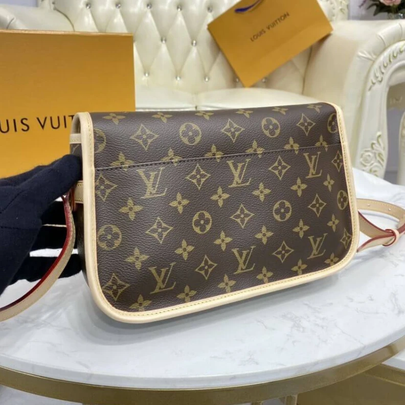 Mythick ru Sologne is LV Monogram Sologne Crossbody Bag