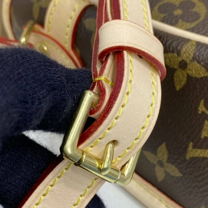 Mythick ru Sologne is LV Monogram Sologne Crossbody Bag