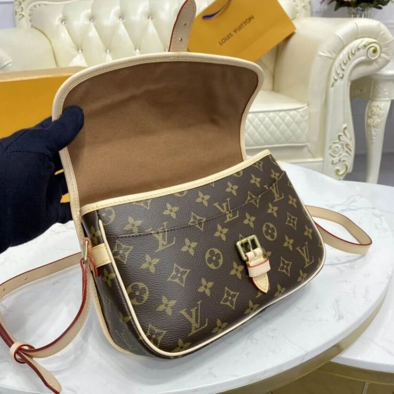 Mythick ru Sologne is LV Monogram Sologne Crossbody Bag