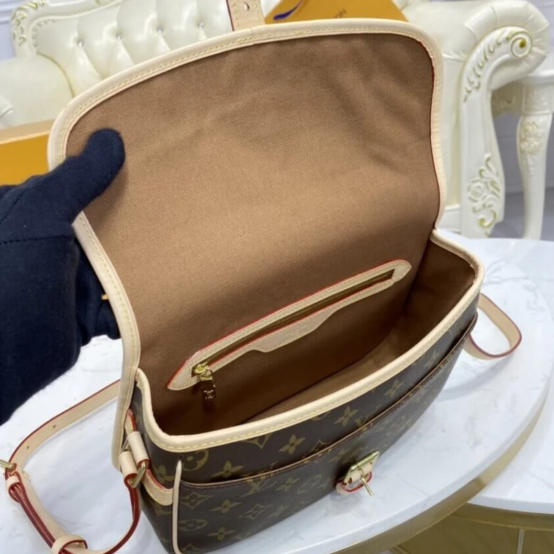 Mythick ru Sologne is LV Monogram Sologne Crossbody Bag