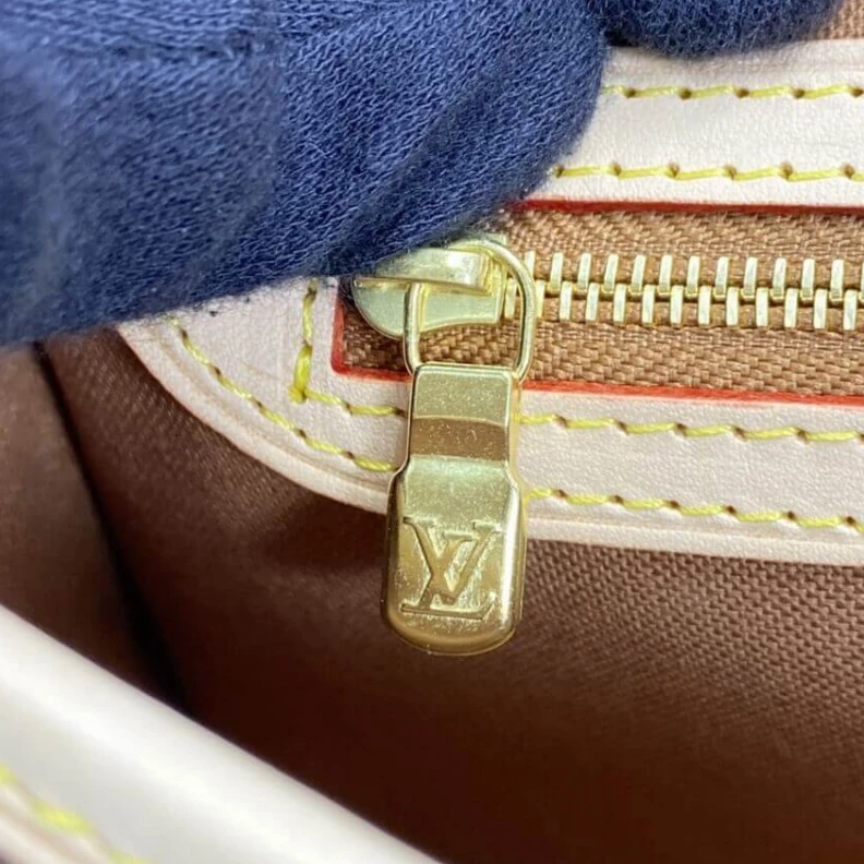 Mythick ru Sologne is LV Monogram Sologne Crossbody Bag
