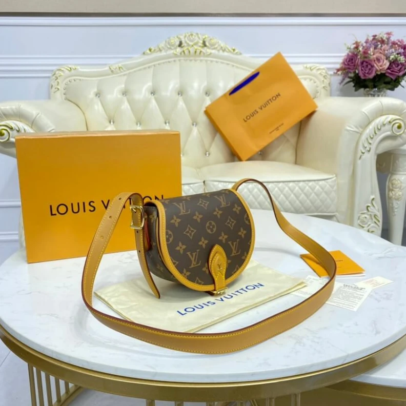 Mythick.ru Natural c LV Monogram Tambourin